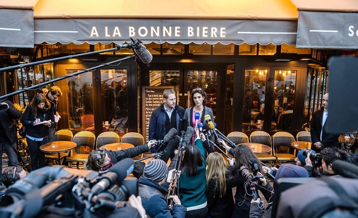 Paris cafe reopens after terror attacks - VIDEO
